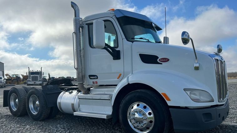 2018 Peterbilt 579 Semi Truck