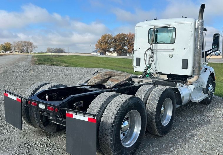 2018 Peterbilt 579 Semi Truck