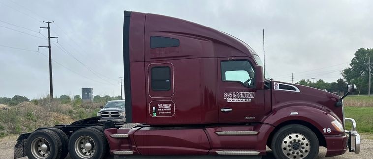 2021 Kenworth T680 Semi Truck