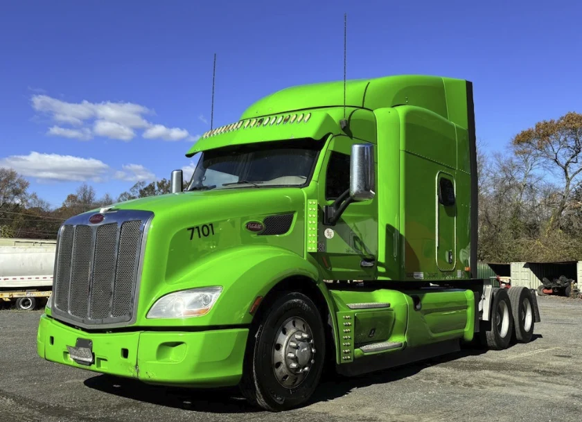 2018 Peterbilt 579 Semi Truck