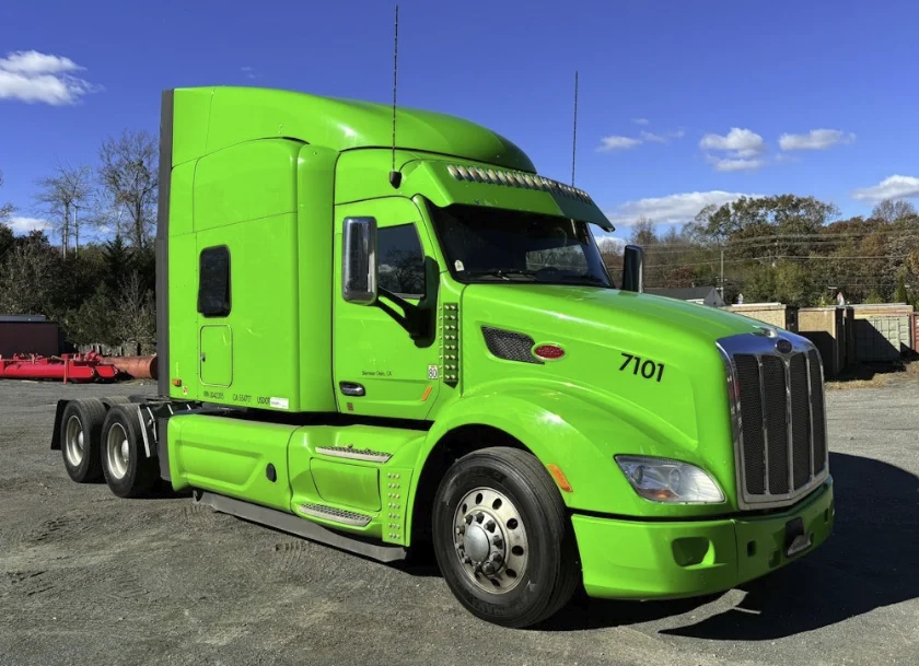 2018 Peterbilt 579 Semi Truck