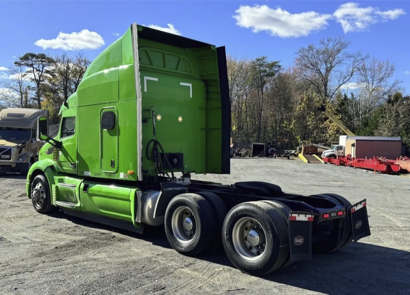 2018 Peterbilt 579 Semi Truck