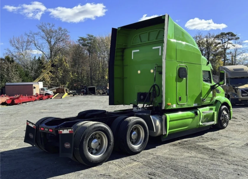 2018 Peterbilt 579 Semi Truck