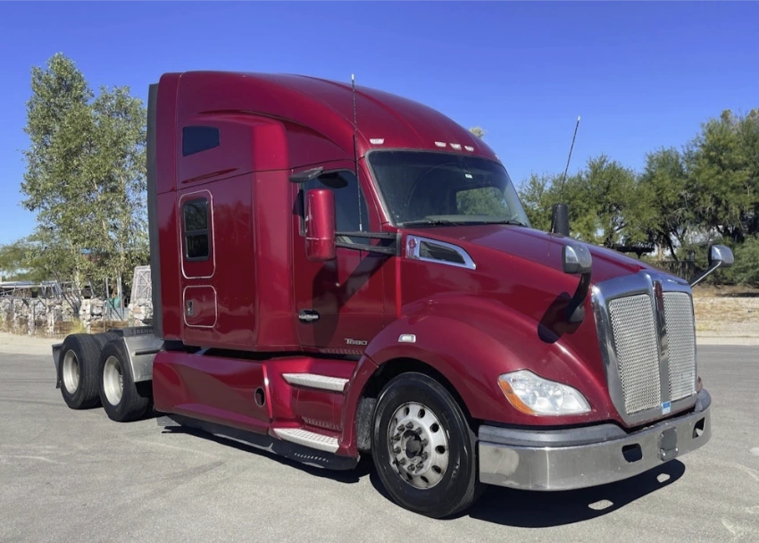 2017 Kenworth T680 Semi Truck