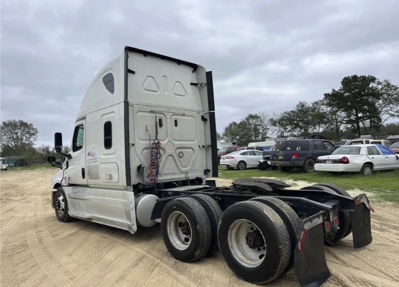 2019 Freightliner Cascadia T/A Sleeper Truck Tractor