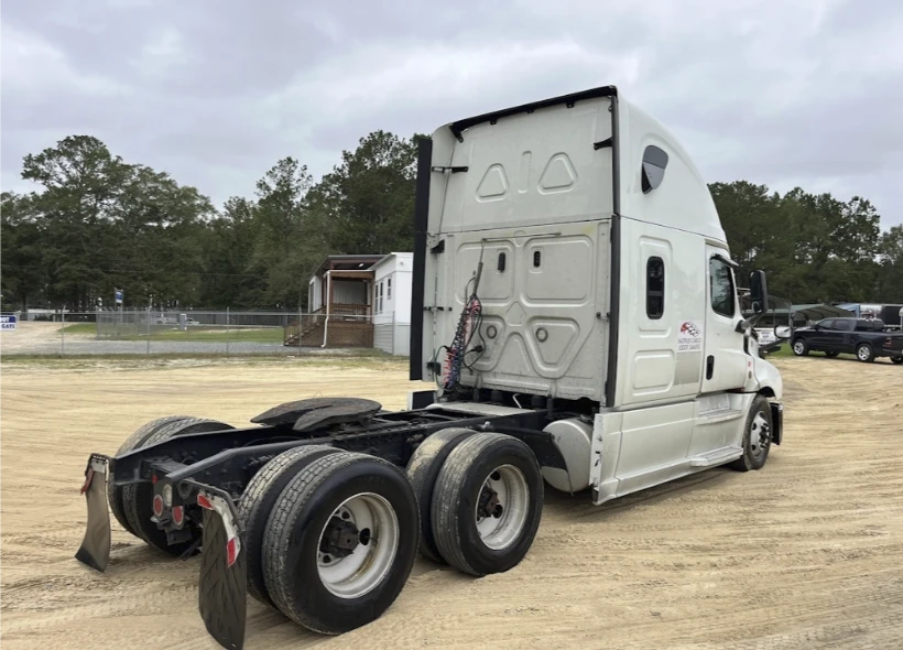 2019 Freightliner Cascadia T/A Sleeper Truck Tractor