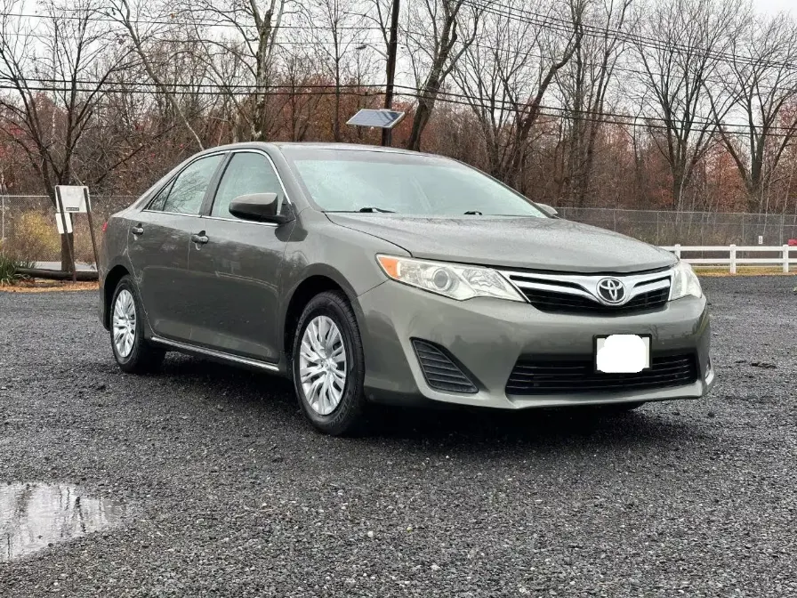 2013 Toyota Camry LE Sedan