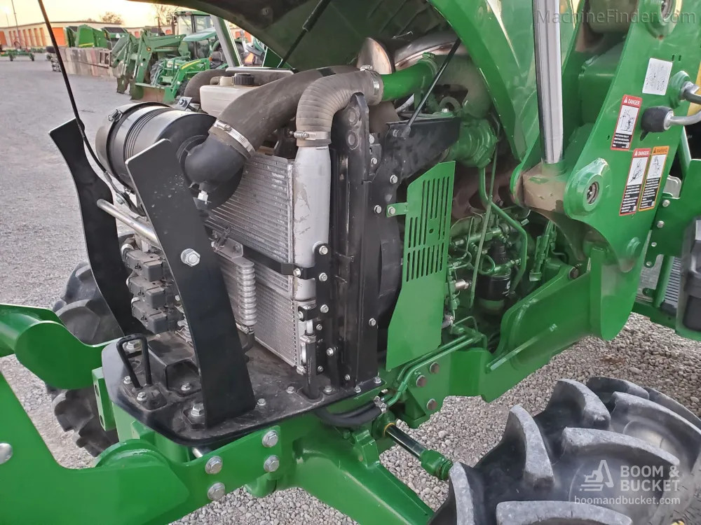 2018 John Deere 5055E Tractor