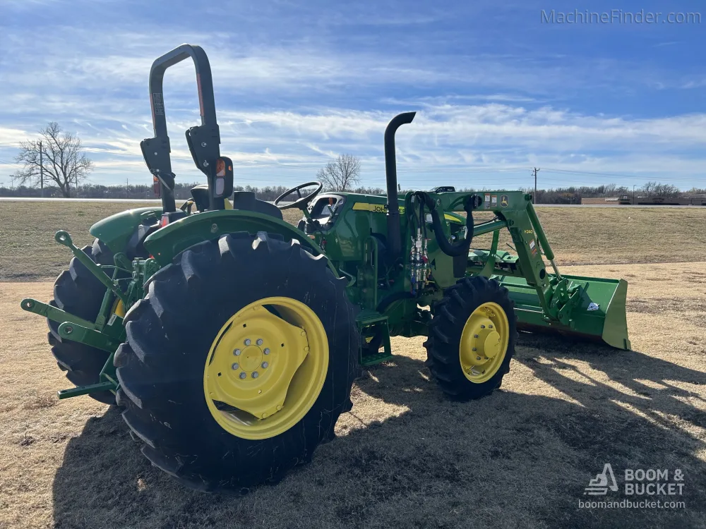 2017 John Deere 5055E Tractor