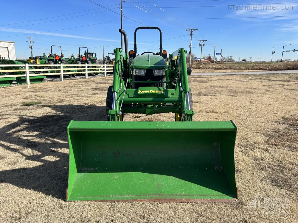 2017 John Deere 5055E Tractor