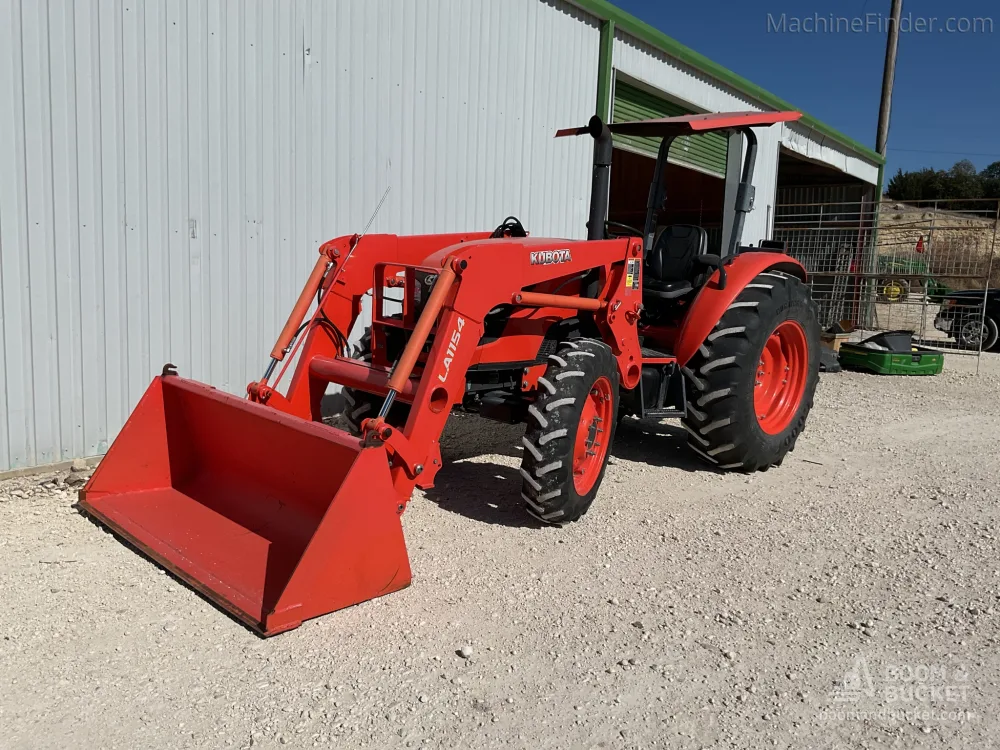 2017 Kubota M7060D Tractor